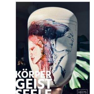EIN KUNSTWERK AUF DER URNE